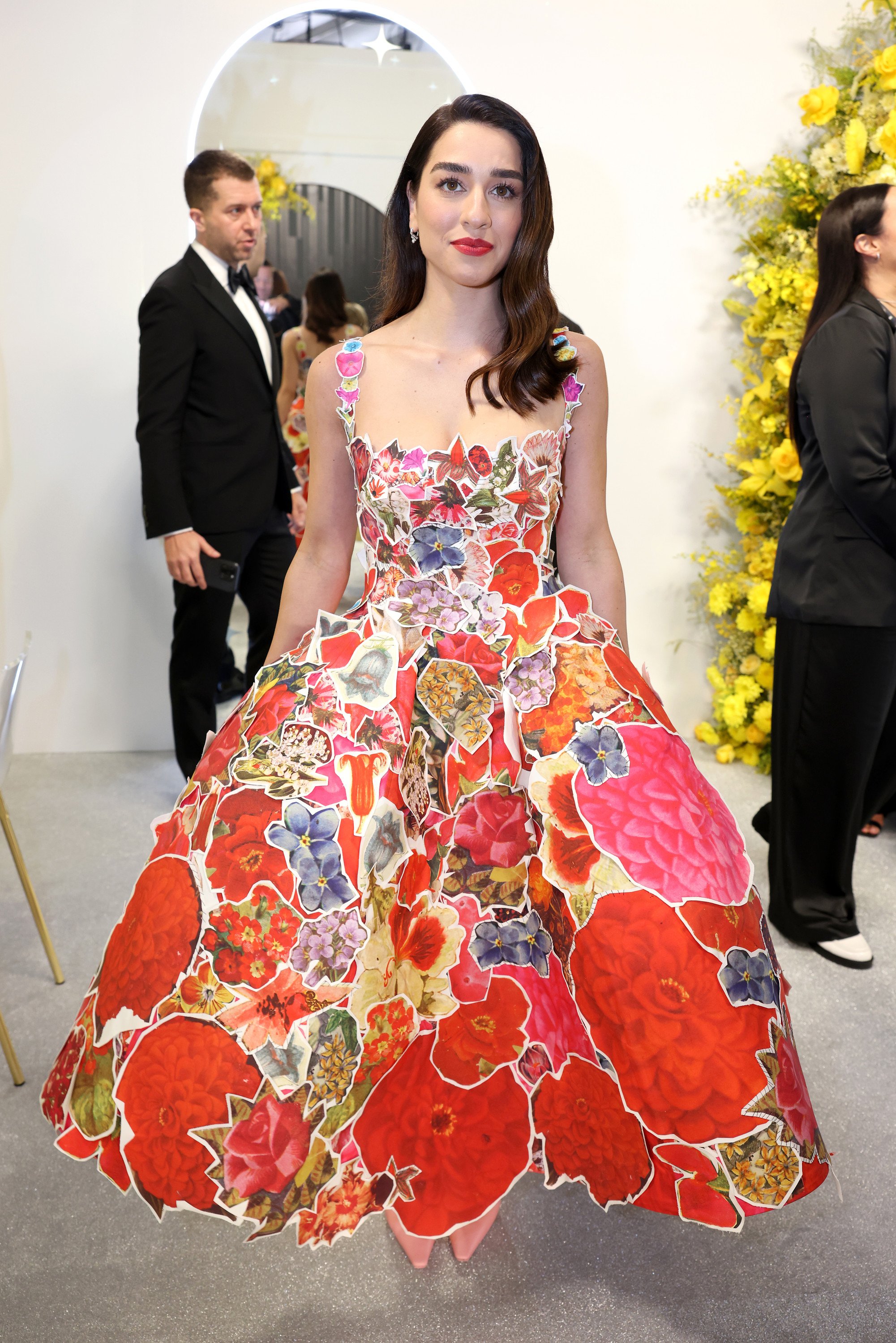 Statement florals at a red-carpet event